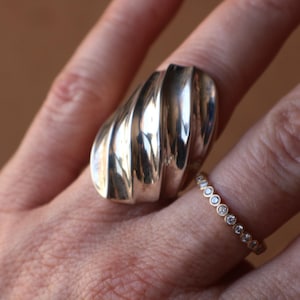 Sterling Cocoon Ring / Modernist Jewelry / Vintage Size 7 Silver Ring