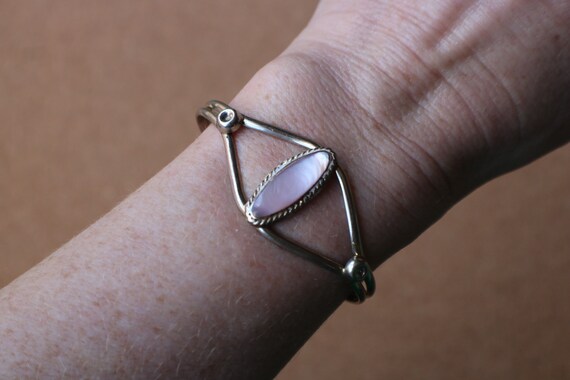 Pink Boho Cuff / Vintage 1970's Mother of Pearl B… - image 1