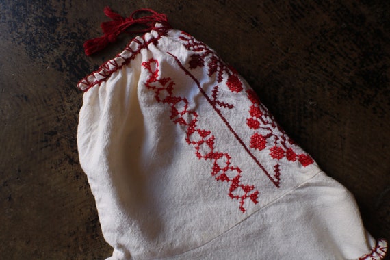 Eastern European Embroidered Dress / Vintage Folk… - image 5