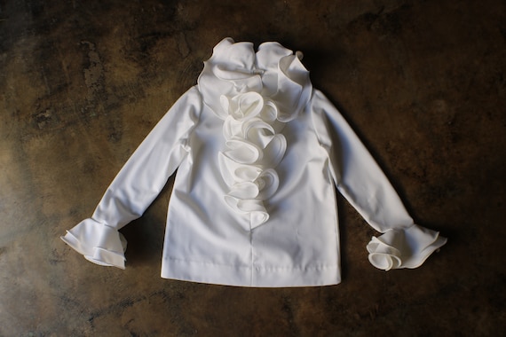 Ruffled Blouse / Vintage White Top / Woman's Vinta
