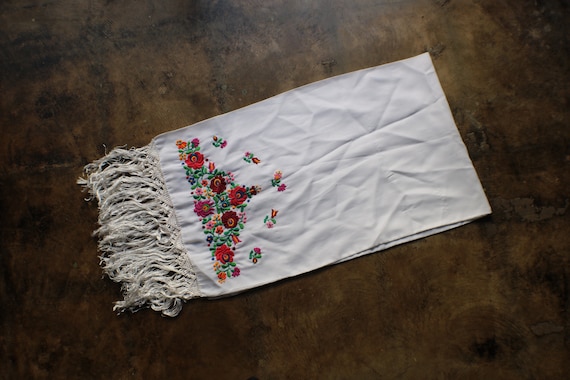 70's Embroidered Shawl / Vintage White Fringed Sc… - image 2