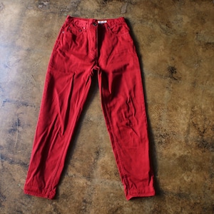 90&#39;s Red Jeans  / High Rise Vintage Colored Denim / Size 7 Women&#39;s Vintage Jeans / Relaxed Fit Tapered Leg Denim
