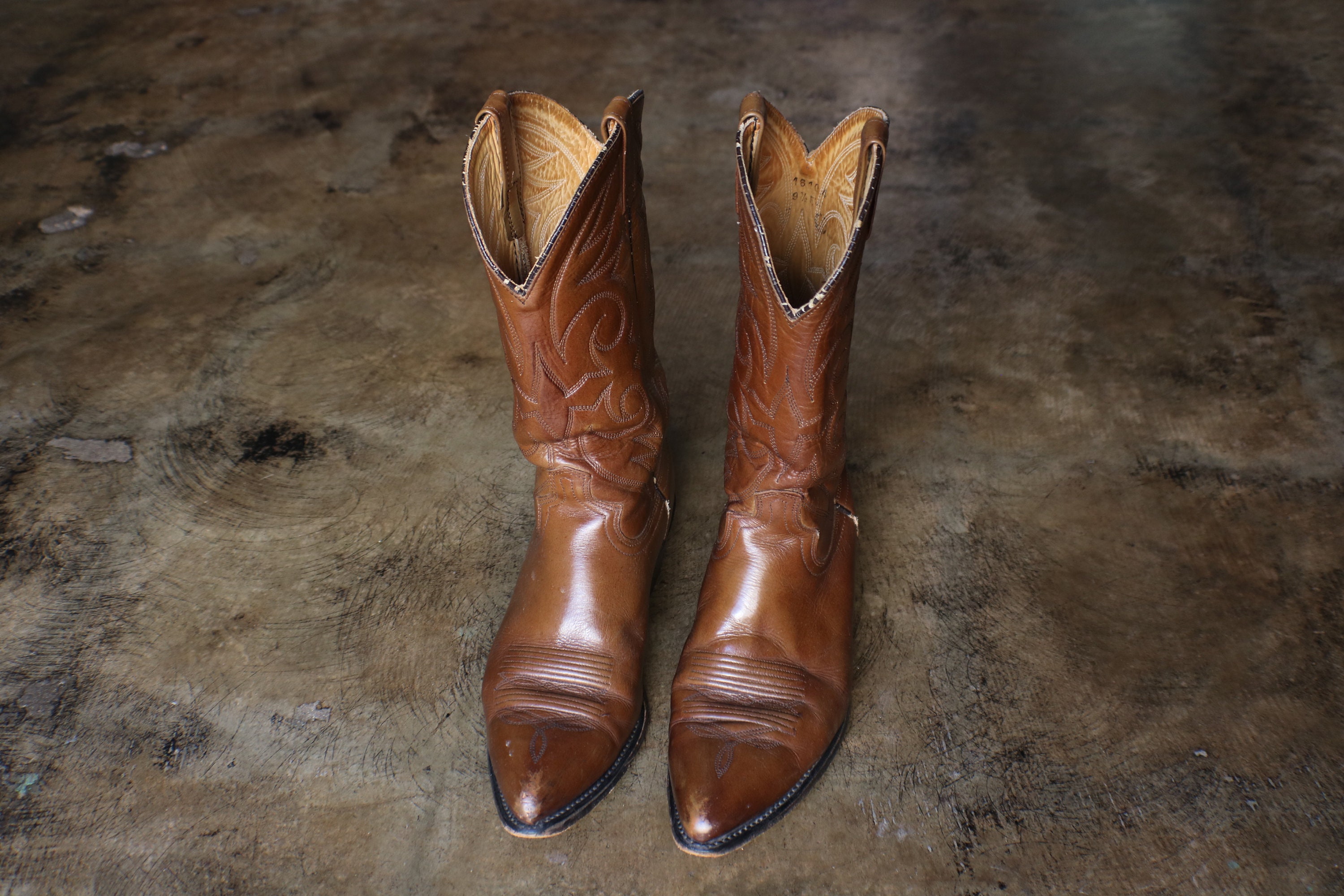 Vintage Leather Cowboy Boots Size 9 1/2 Vintage Wrangler Mens Black Leather Western Boots 4361, Size  main image 3