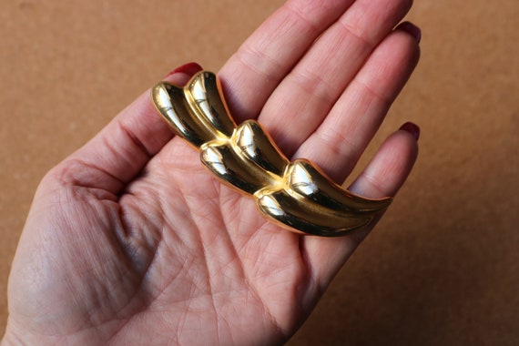 80's Large Gold Brooch / Gold Sculptural Pin / Vi… - image 1