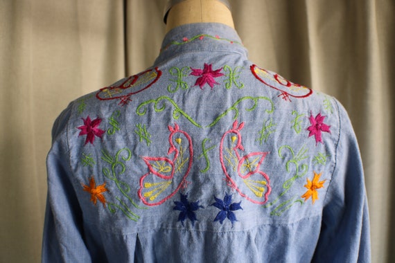 1970's Embroidered Denim Shirt / Women's Boho Blu… - image 10