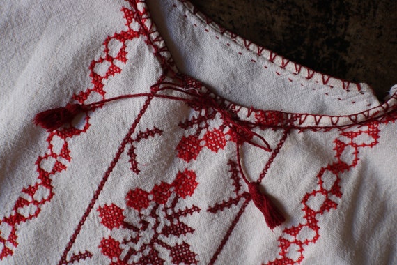 Eastern European Embroidered Dress / Vintage Folk… - image 3