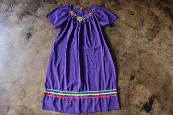 Vintage Embroidered DRESS , Purple Dress With Poc… - image 1