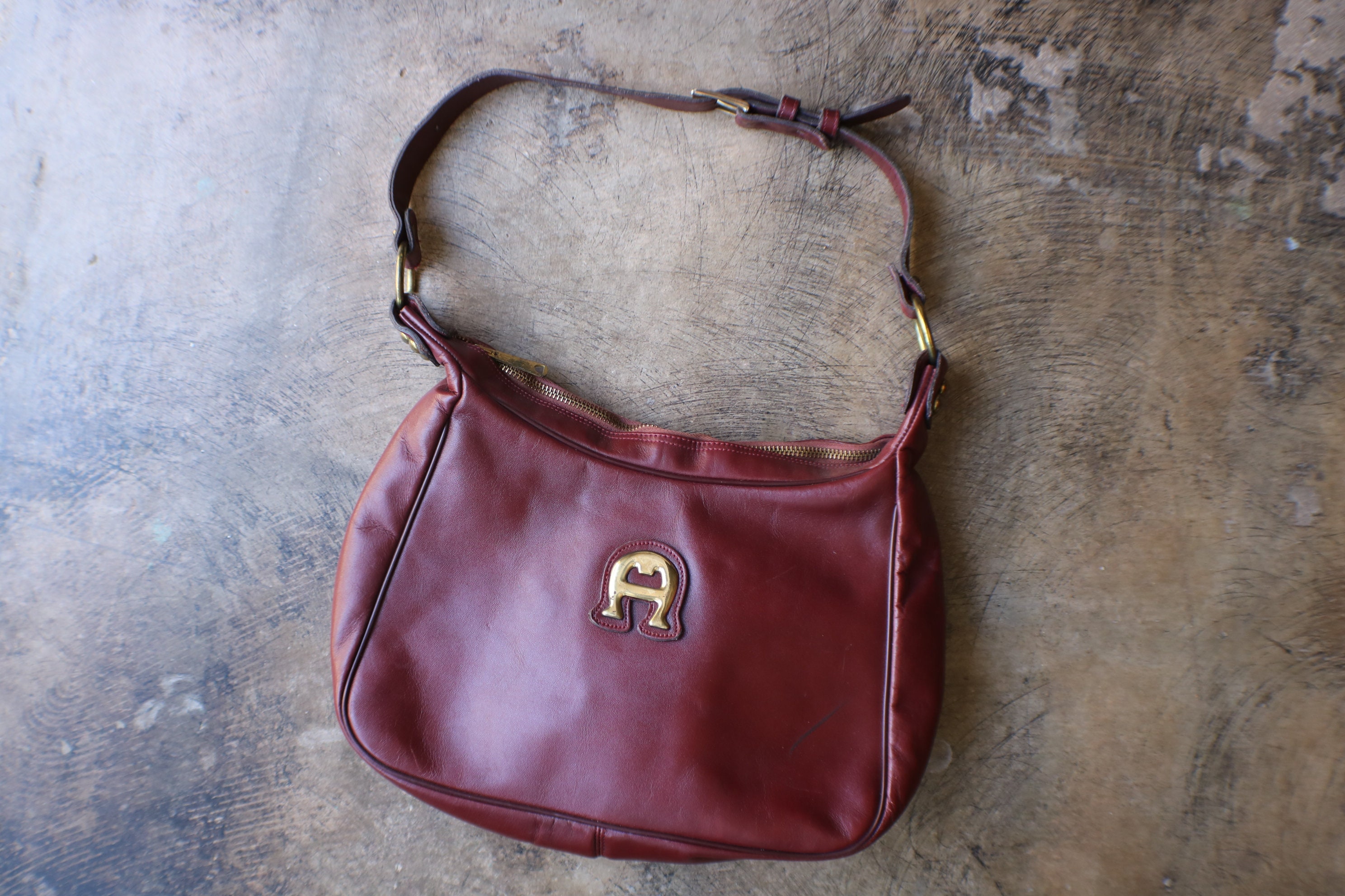 Horseshoe Shoulder Bag / Vintage Leather Handbag / 70's Etsy
