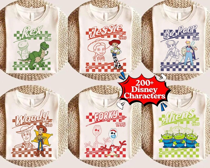 Camiseta a cuadros retro de Disneyland Pixar Toy Story con todos los personajes: Woody, Buzz, Jessie y Bo Peep. Camiseta personalizada a juego para toda la familia. imagen 5