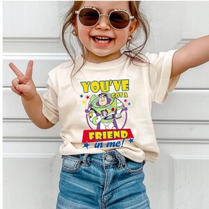 You've Got Friend In Me Shirt, Toy Story Buzz Lightyear Shirt, Disneyland Toy Story 5 Shirt, Toy Story Character Shirt, Toy Story Family Tee Bild 4