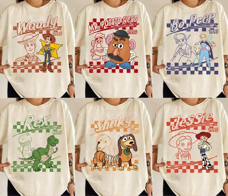 Camiseta a cuadros retro de Disneyland Pixar Toy Story con todos los personajes: Woody, Buzz, Jessie y Bo Peep. Camiseta personalizada a juego para toda la familia. imagen 6