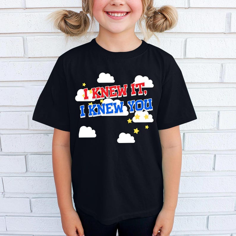 I Knew It, I Knew You Shirt, It's A Tay Story, TSwift and Toy Story 5 Friendship Shirt, Disneyland ToyStory Shirt, TSwift Music Inspired Tee imagem 2