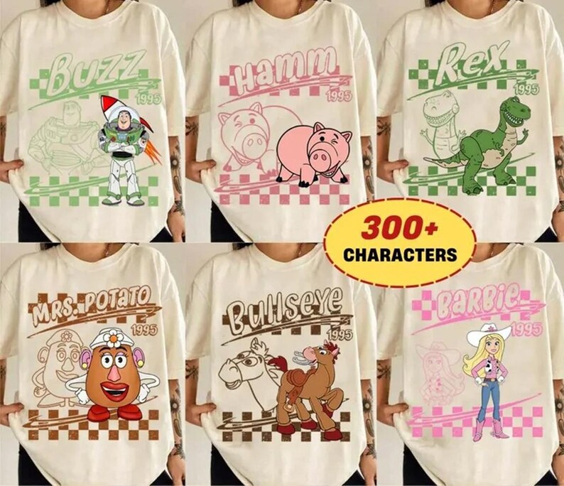 Camiseta a cuadros retro de Disneyland Pixar Toy Story con todos los personajes: Woody, Buzz, Jessie y Bo Peep. Camiseta personalizada a juego para toda la familia. imagen 2