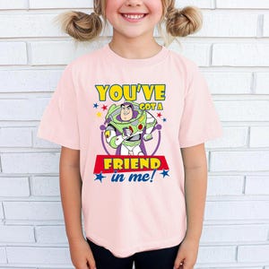 You've Got Friend In Me Shirt, Toy Story Buzz Lightyear Shirt, Disneyland Toy Story 5 Shirt, Toy Story Character Shirt, Toy Story Family Tee Bild 3