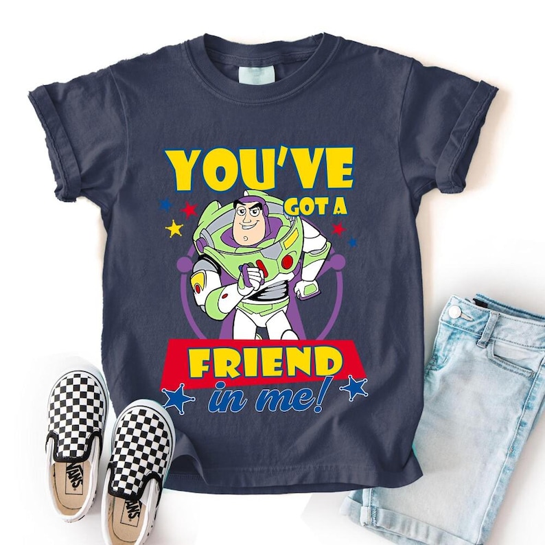 You've Got Friend In Me Shirt, Toy Story Buzz Lightyear Shirt, Disneyland Toy Story 5 Shirt, Toy Story Character Shirt, Toy Story Family Tee Bild 1