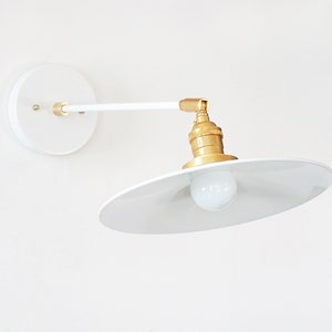 Lámpara de aplique de pared de sombra de metal blanco industrial Lámpara de aplique industrial ajustable Luz de pared Iluminación de cocina Lámpara de aplique de pared de cocina Aplique imagen 2