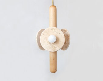 Lámpara colgante boho de piedra travertino y arce. Lámpara de pared de travertino. Lámpara colgante para isla de cocina. Lámpara colgante para baño. Lámpara para recibidor.