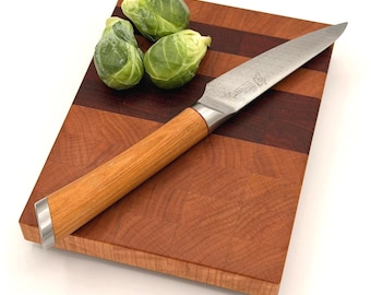 Handcrafted Cherry & Padauk End Grain Cutting Board – Small Hardwood Kitchen Board with Rubber Feet
