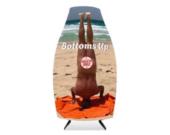 Funda enfriadora de botellas Bottoms Up con cremallera / Soporte para hombre con fondo desnudo