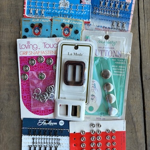 Lot de fixations et de crochets vintage fairloom, Heweys, la mode, De Long, boutons-pression, yeux lot de couture vintage lot de fournitures de couture