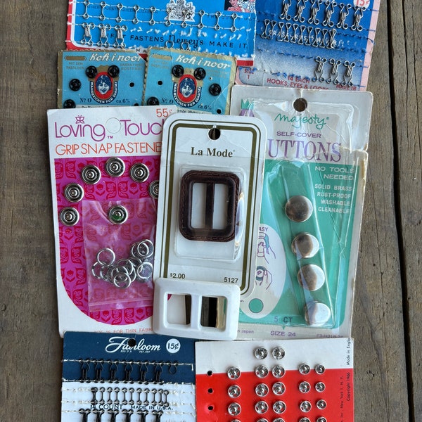 Vintage Fastener and Hook pack crafter pack fairloom, Heweys, la mode, De Long, snap fasteners, eyes vintage sewing lot sewing supply lot