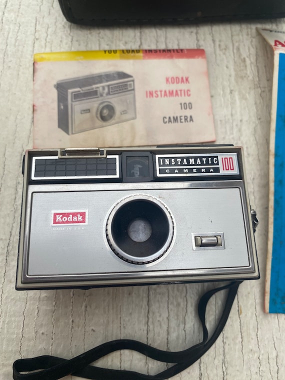 超〰️ヴィンテージカメラ/ インスタマチックキャメラ100 Vintage Kodak Instamatic Camera 100- Vintage Camera, With Original