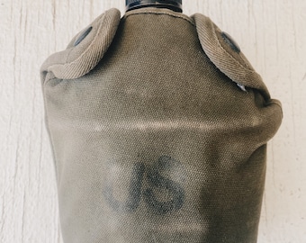 Vintage Canteen and Pouch, insulated pouch, WWII, US canteen, metal canteen, military canteen, US pouch, military collectible, ww2 1940s T1