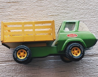 Vintage Large Tonka Truck yellow and green dump truck, farm truck,  Collectible, trucks, vintage toy car, green and yellow 1970s tree hauler