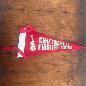 Vintage Pennant- Craftsbury, VT fiddler contest Pennant, Vintage souvenir, travel souvenir memoribilia, collectible, vintage home decor, red