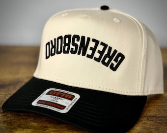 Gorra Otto SnapBack con bordado 3D invertido de GREENSBORO - Natural/Negro