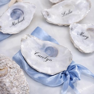 Marcadores de lugar personalizados em formato de concha de ostra — Etiquetas de nome personalizadas para casamento | Acabamento natural