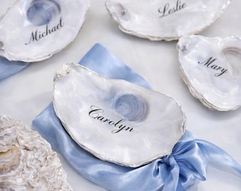 Tarjetas de mesa personalizadas con forma de concha de ostra plana — Etiquetas de nombre personalizadas para bodas / Acabado natural