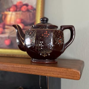 Vintage Japanese Moriage Satsuma Brown Teapot - Hand Painted Gilt Accents