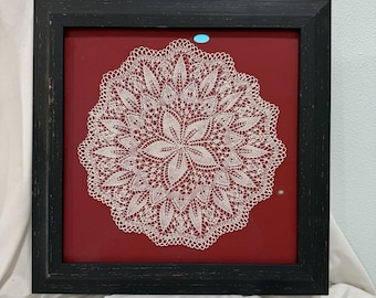 Vintage Erhaltung Eingerahmt Handgemachte Deckchen, reizend, je 19x19
