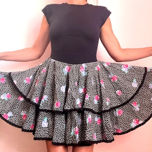 Y2K A. Byer California Floral Lace Trim Skirt in Biege and Blue Size 3