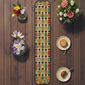 Puede incluir: Un letrero de madera rústico con el texto "Welcome to our home" en un estilo manuscrito. El letrero presenta un acabado envejecido y un diseño simple y acogedor, perfecto para un porche o entrada.