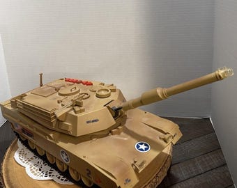 Tanque M1 Abrams de Toy State, modelo de 1993, a control remoto, juguete militar con luces y sonidos. Probado. Sin control remoto.