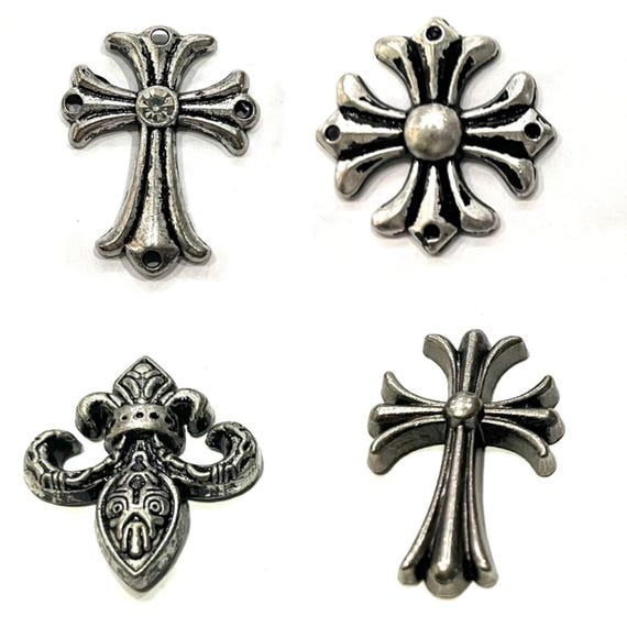 Decorative metal sewing pattern pins for clothes, shoes, backpack(chrome heart 4 pieces)