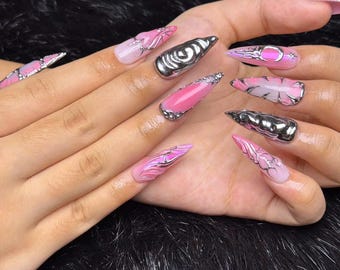 Uñas postizas cromadas Y2K: Arte de uñas Cybercore en rosa y plata