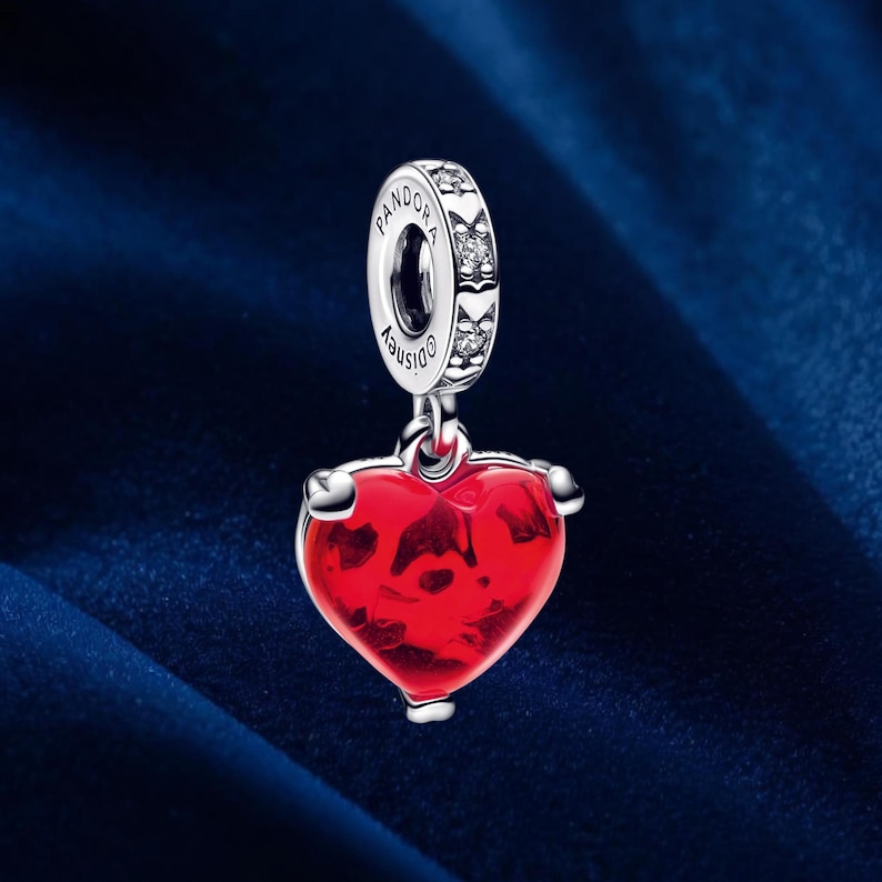 Disney Mickey & Minnie Mouse Kiss Red Murano Glass Dangle Charm