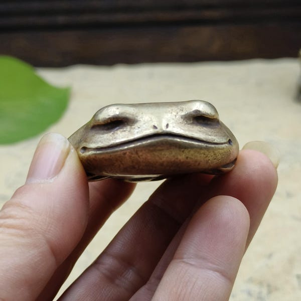 Adorno de sapo de tres patas de latón macizo/Decoración del hogar/Artesanía de escritorio