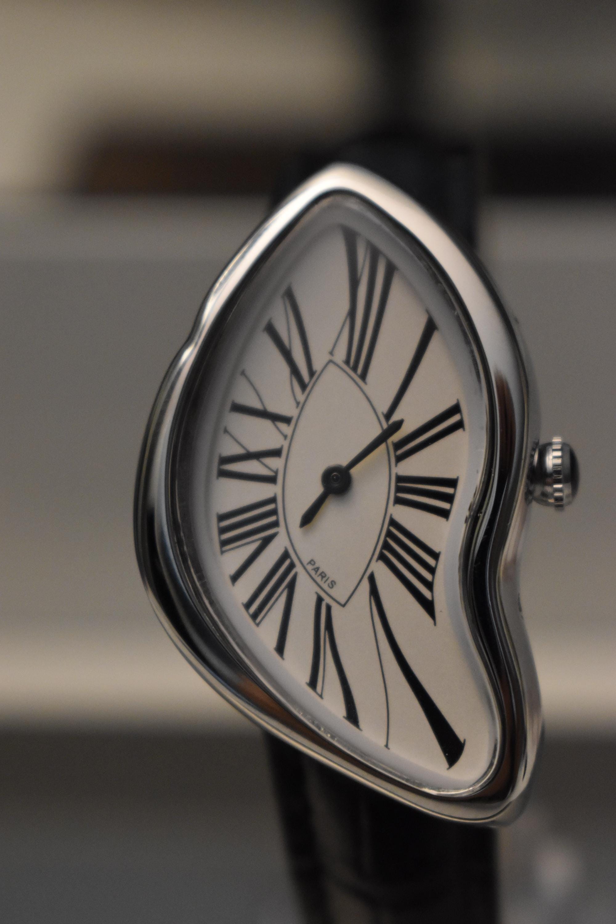 Crash Melt 29mm Women’s Unique Silver and Black Watch Retro Y2K Roman Number Twist Crash Melting Quartz Watch  main image 4