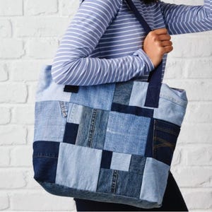 Patrón de costura para bolso tote de patchwork de mezclilla reciclada. Tutorial para bolso de hombro. Descarga digital en PDF.