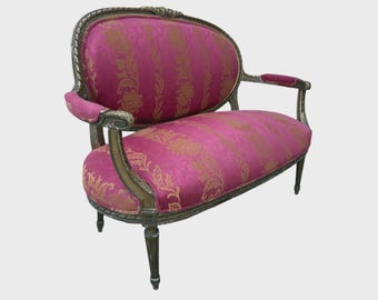 Antique Louis XVl Gilt Wood Settee: Rose Floral Upholstery, Acanthus Carving, Circa 1900