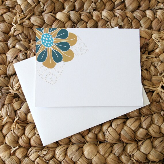 Items similar to Set of 12 Blank Cards with Flower Design on Etsy