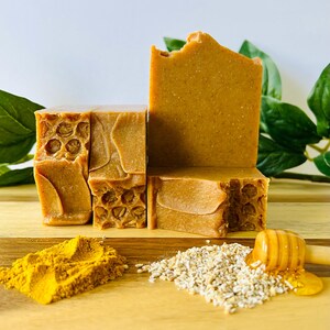Sapone fatto a mano con curcuma, avena e miele - Saponetta per il corpo vegana per pelli sensibili
