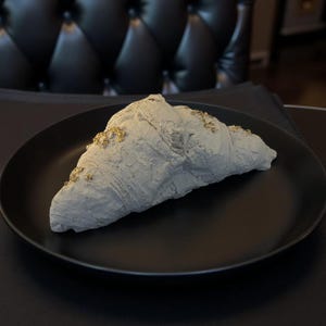 L’Aube – White Plaster Croissant | Minimalist Home Decor | Modern Sculpture for Shelf & Coffee Table