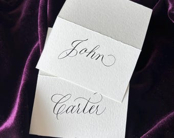 Anpassade handskrivna namnkort | Placeringskort för bröllop, firanden, födelsedagar och evenemang