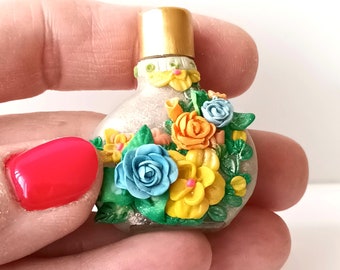 Flacon de parfum miniature Polymerclay sur bouteille en verre Artisanat unique Recicled Flover motif Bouteille colorée Idée cadeau Boho Parfum Bouteille