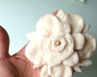 Flower Brooch  Wool Brooch White brooch Floral Brooch Flower Pin Coat Statement Accessorie Bohemian brooch Boho